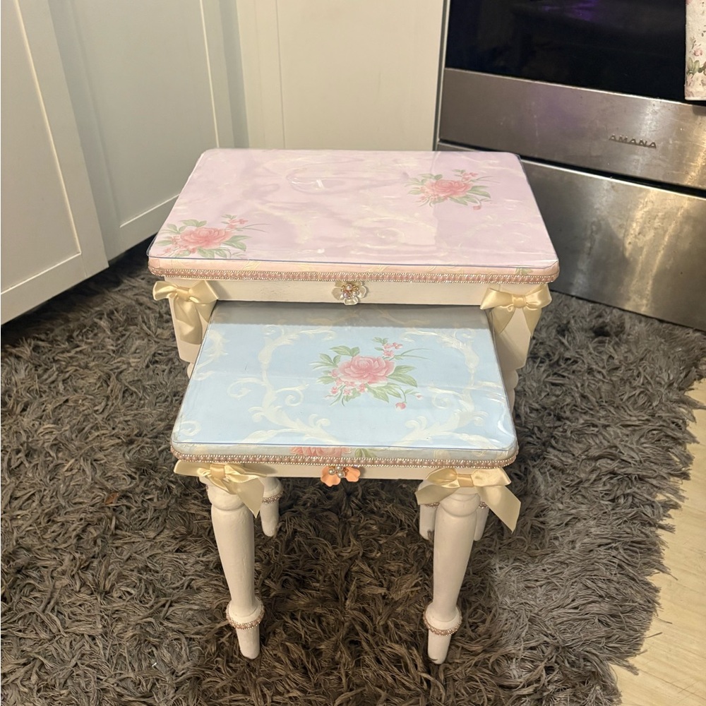 ***READ**2SOKD SOLD SOLD Upcycled Shabby Chic Nesting tables w/ Clear Mats
